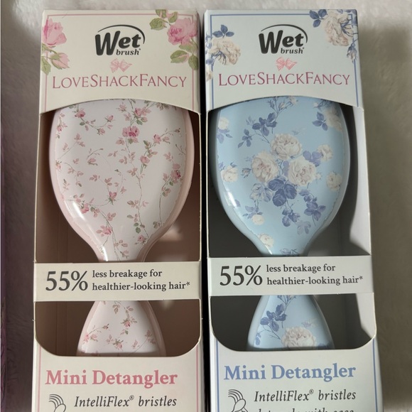 Stanley x LoveShackFancy small water bottles and two mini wet brushes - Picture 7 of 9